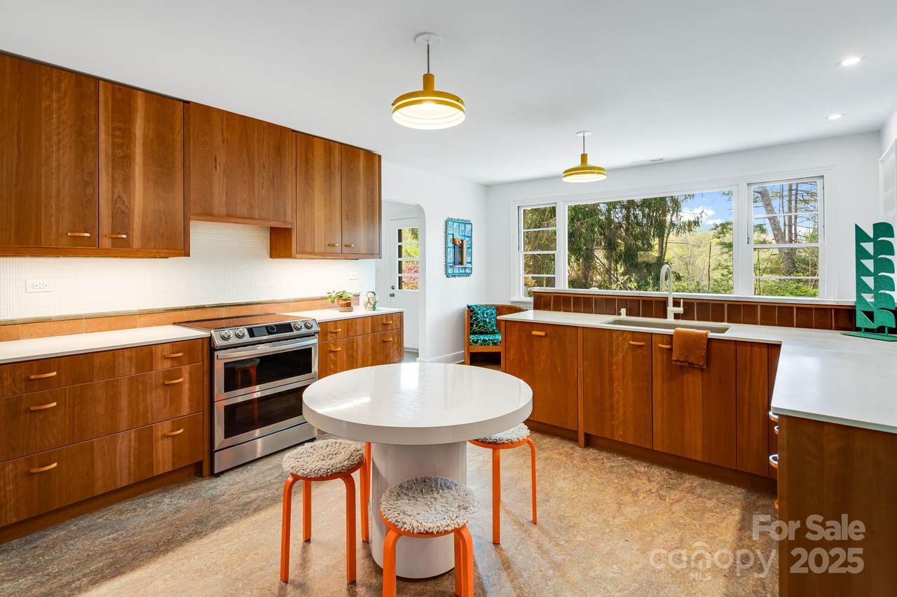80 Sunset Drive - Photo 1