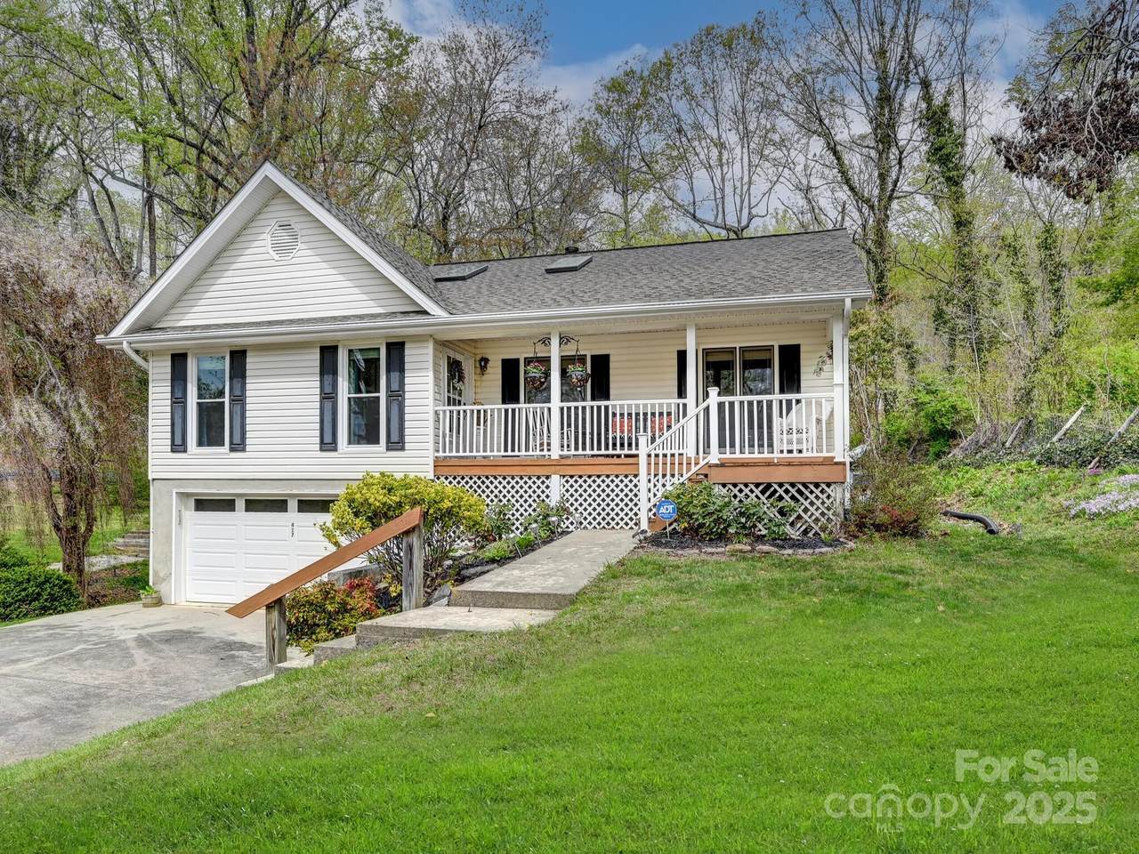 417 Royal Pines Drive - Photo 1