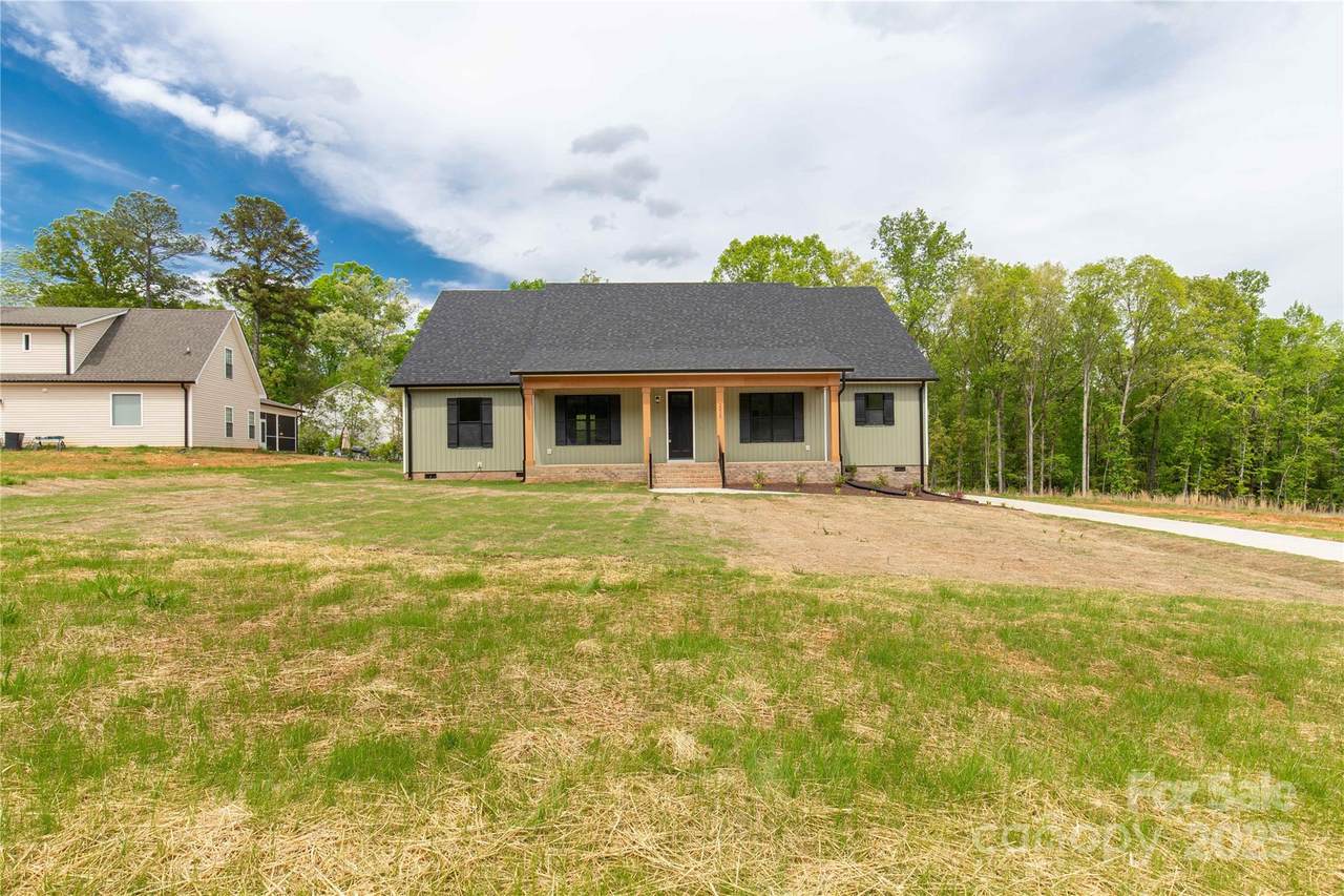 2212 University Drive - Photo 1
