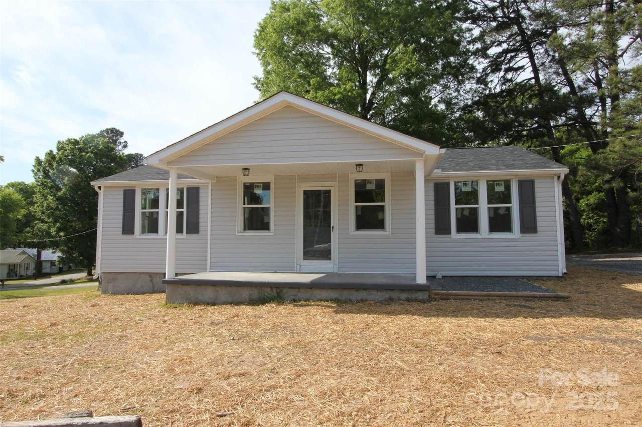306 Burnsville Street - Photo 1