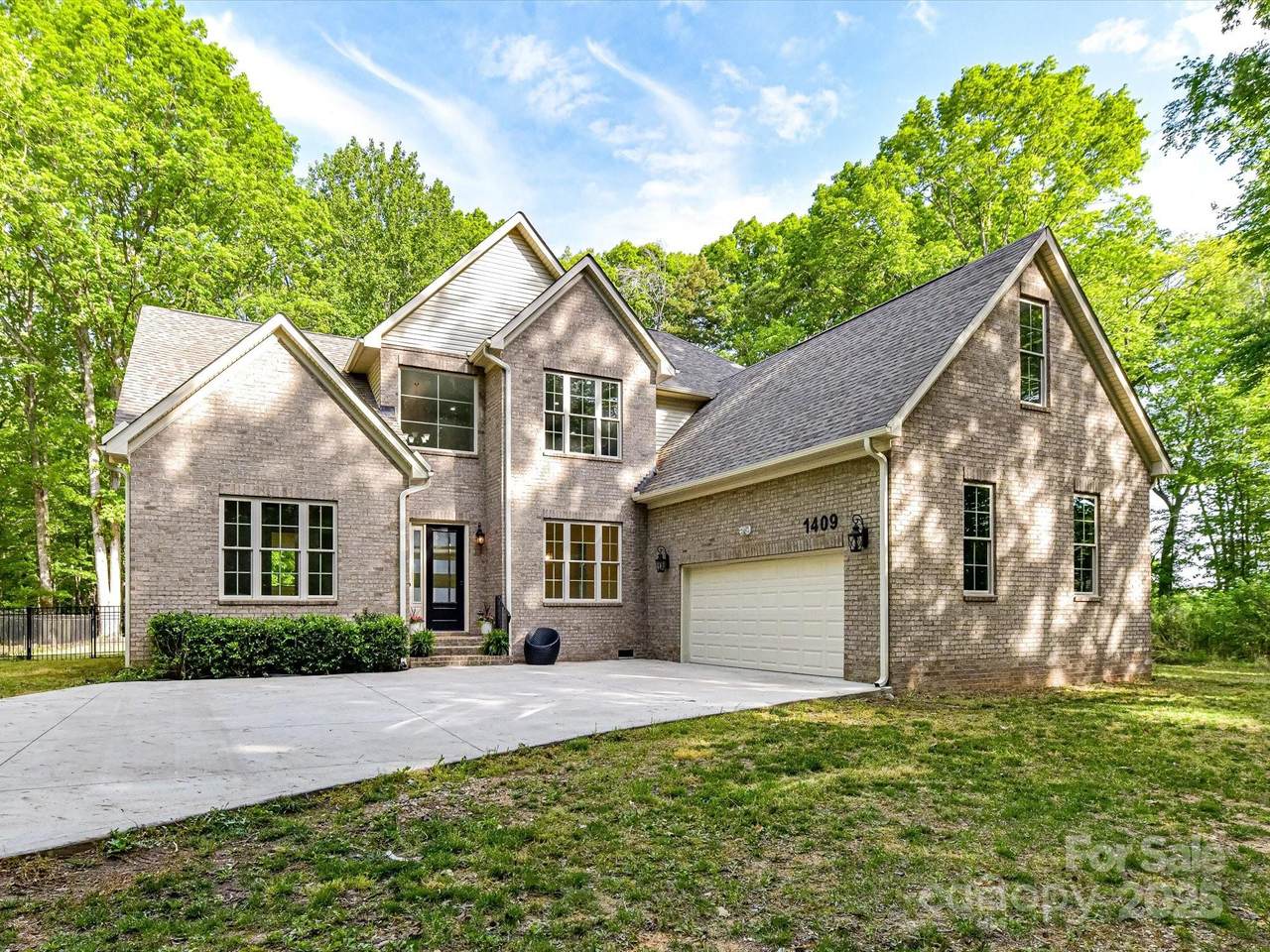1409 Bloomsberry Lane - Photo 1