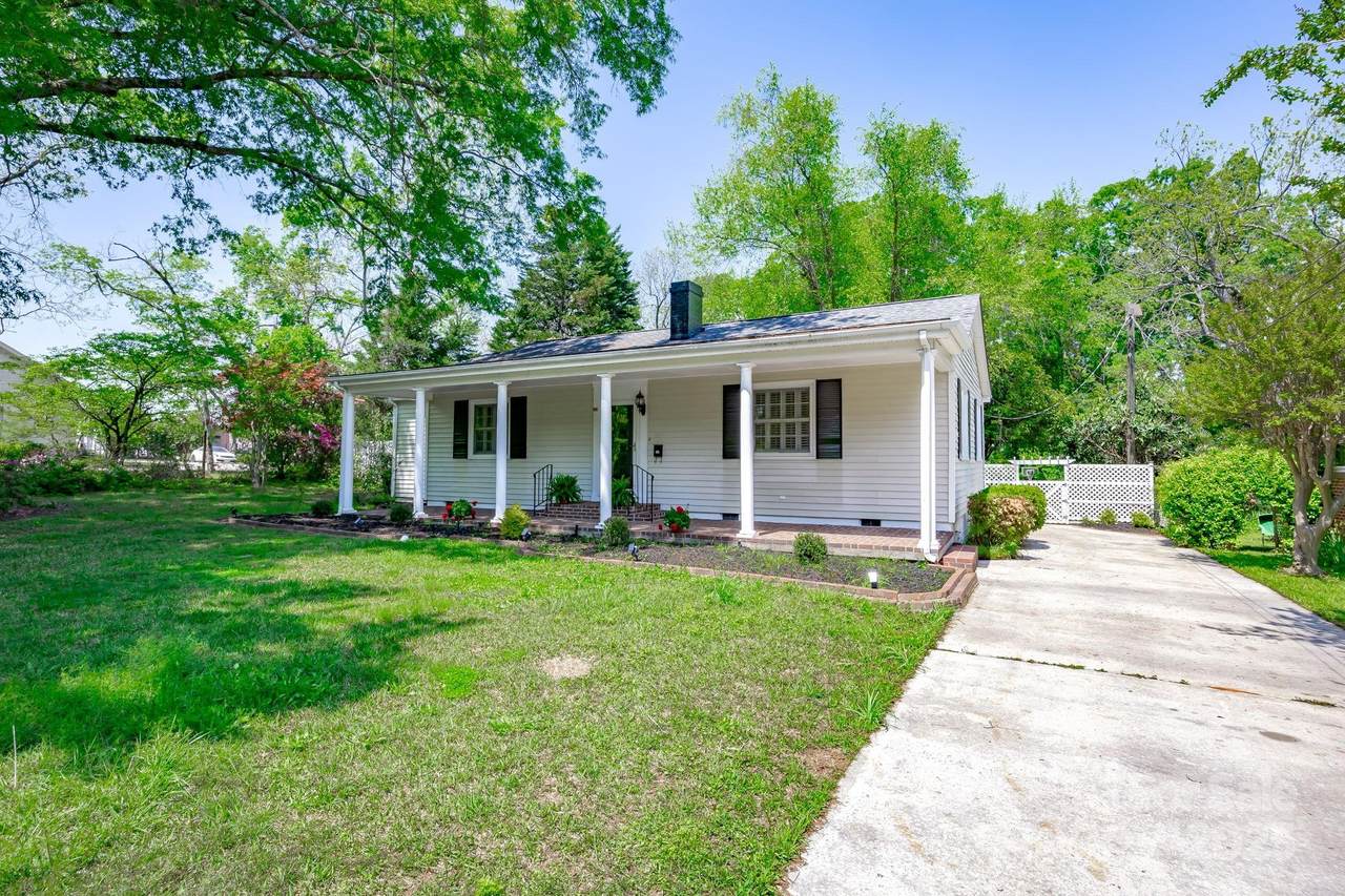 402 Hudson Street - Photo 1