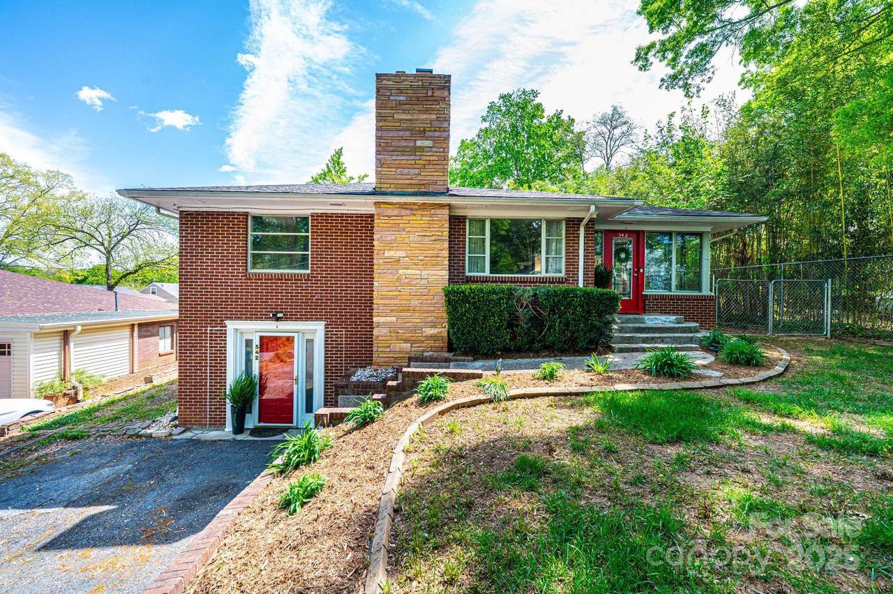 542 9th Street - Photo 1