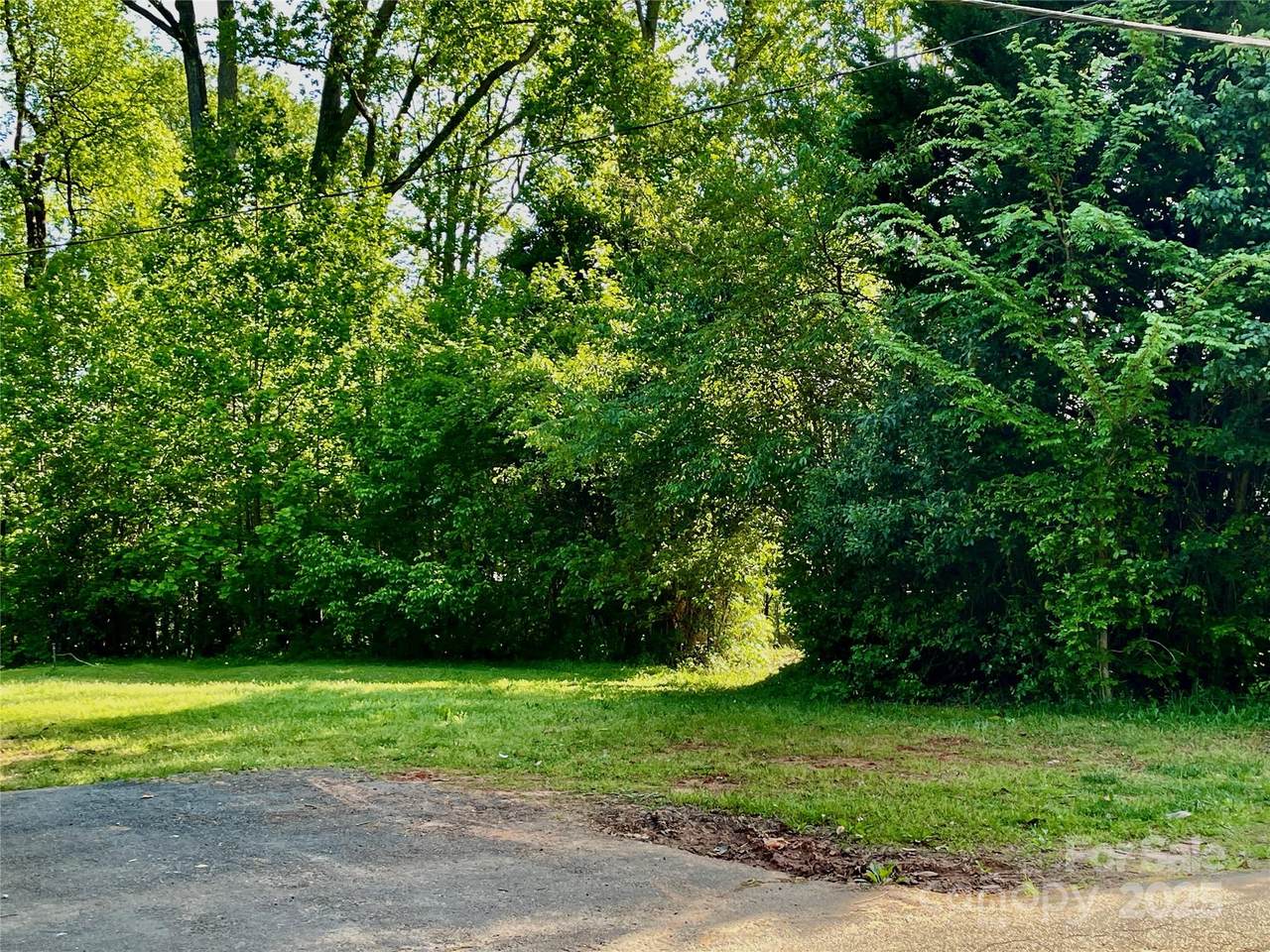 220 Avery Street - Photo 1