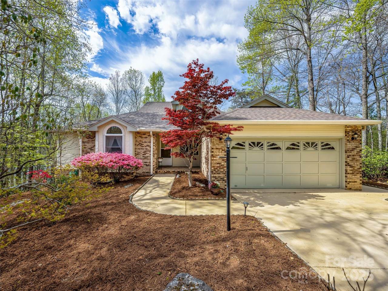 103 Brewster Circle - Photo 1