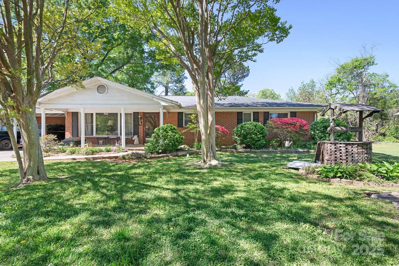 3265 Innes Street - Photo 1