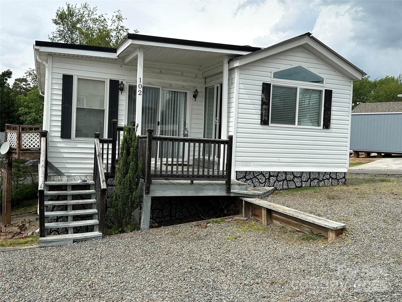 102 Eagle Lane - Photo 1