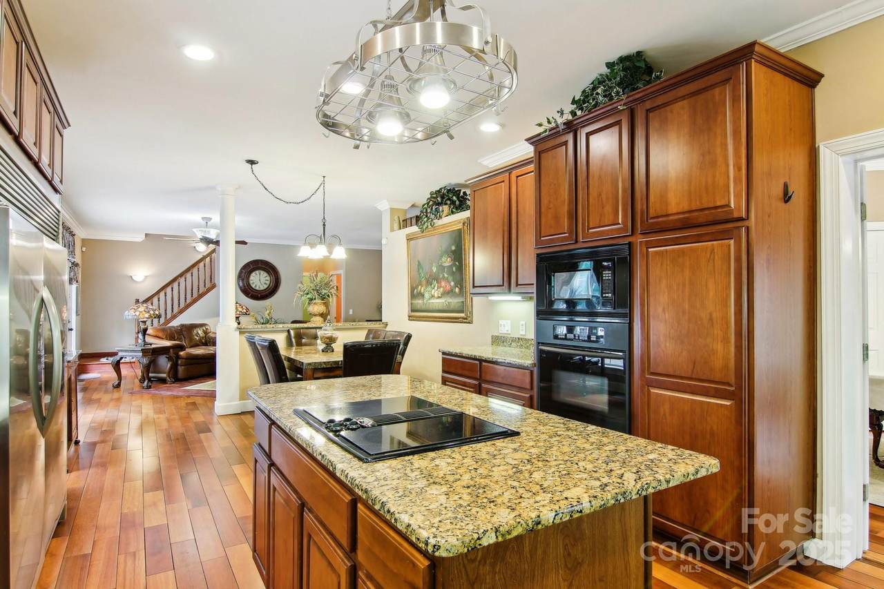 165 Sequoyah Drive - Photo 1