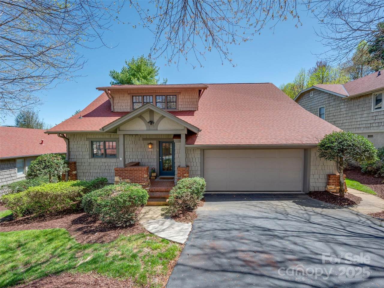 19 Lacoste Drive - Photo 1