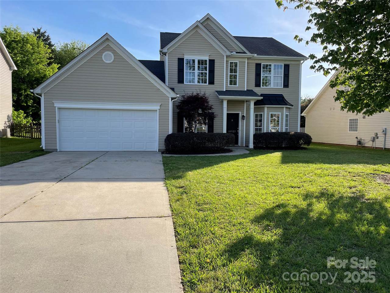 10923 Amherst Glen Drive - Photo 1