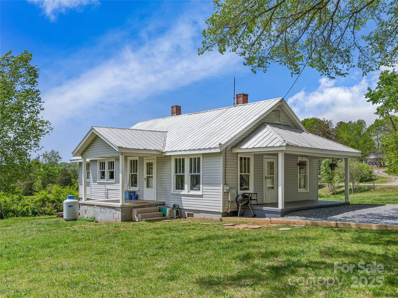 137 Clements Road - Photo 1