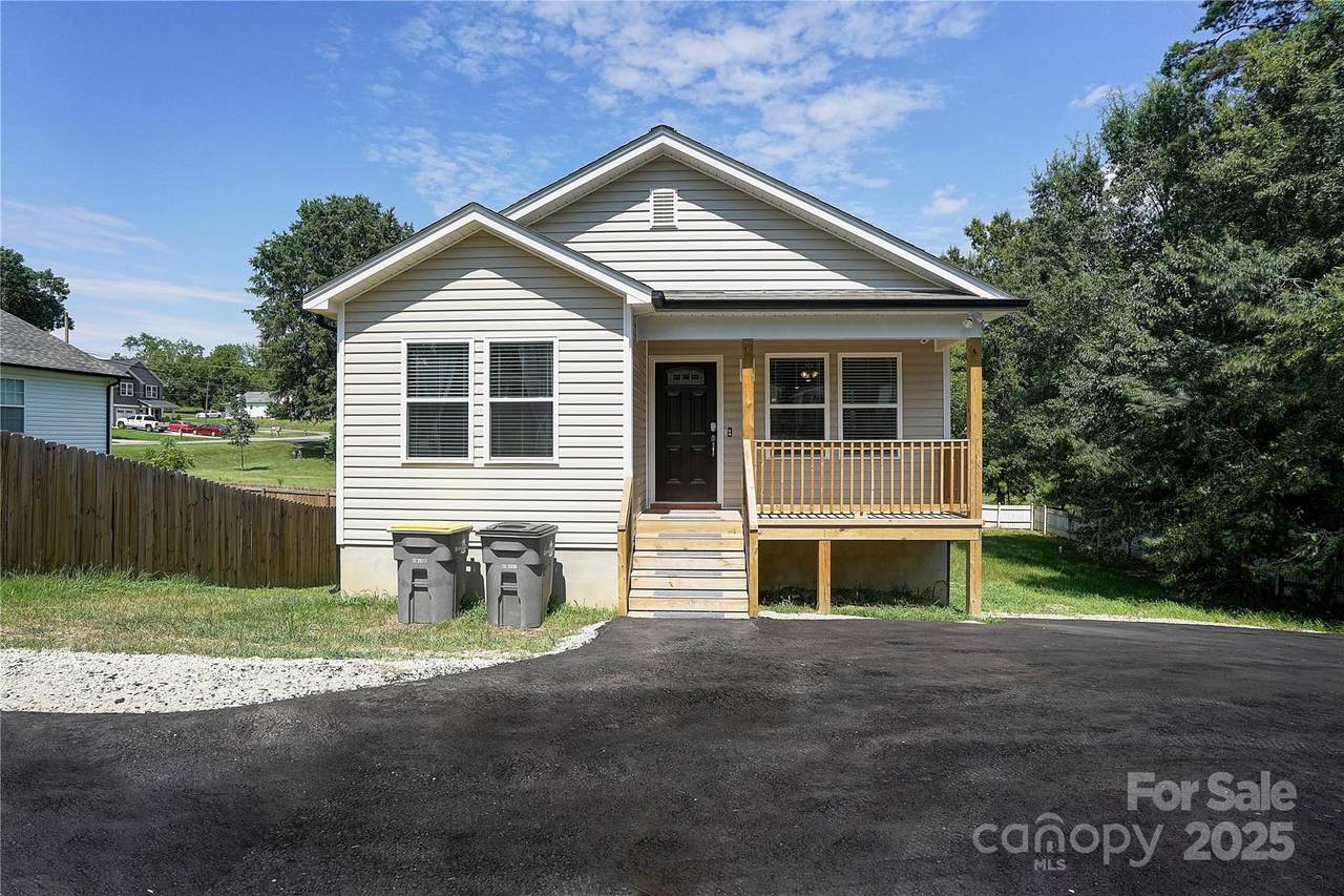809 Fisher Street - Photo 1