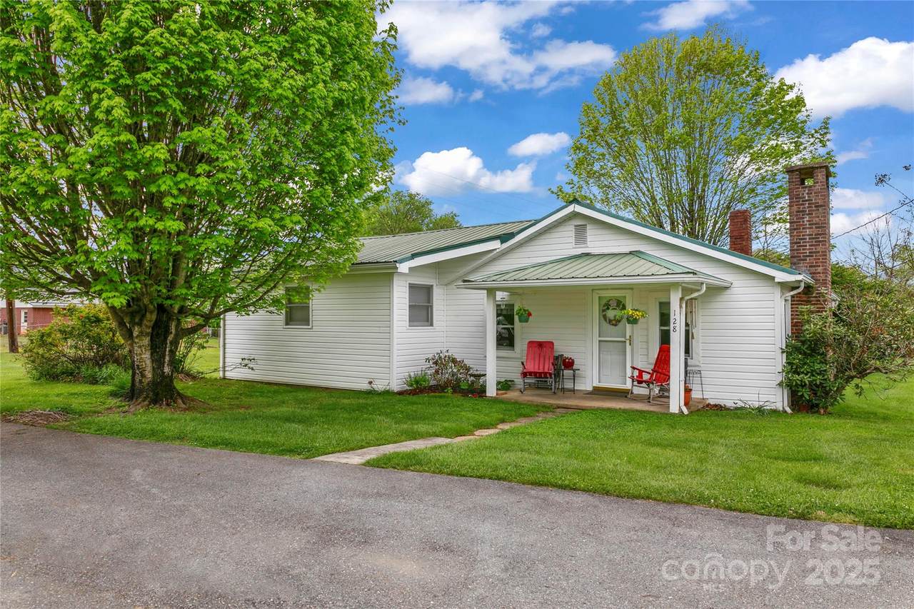128 Summit Avenue - Photo 1