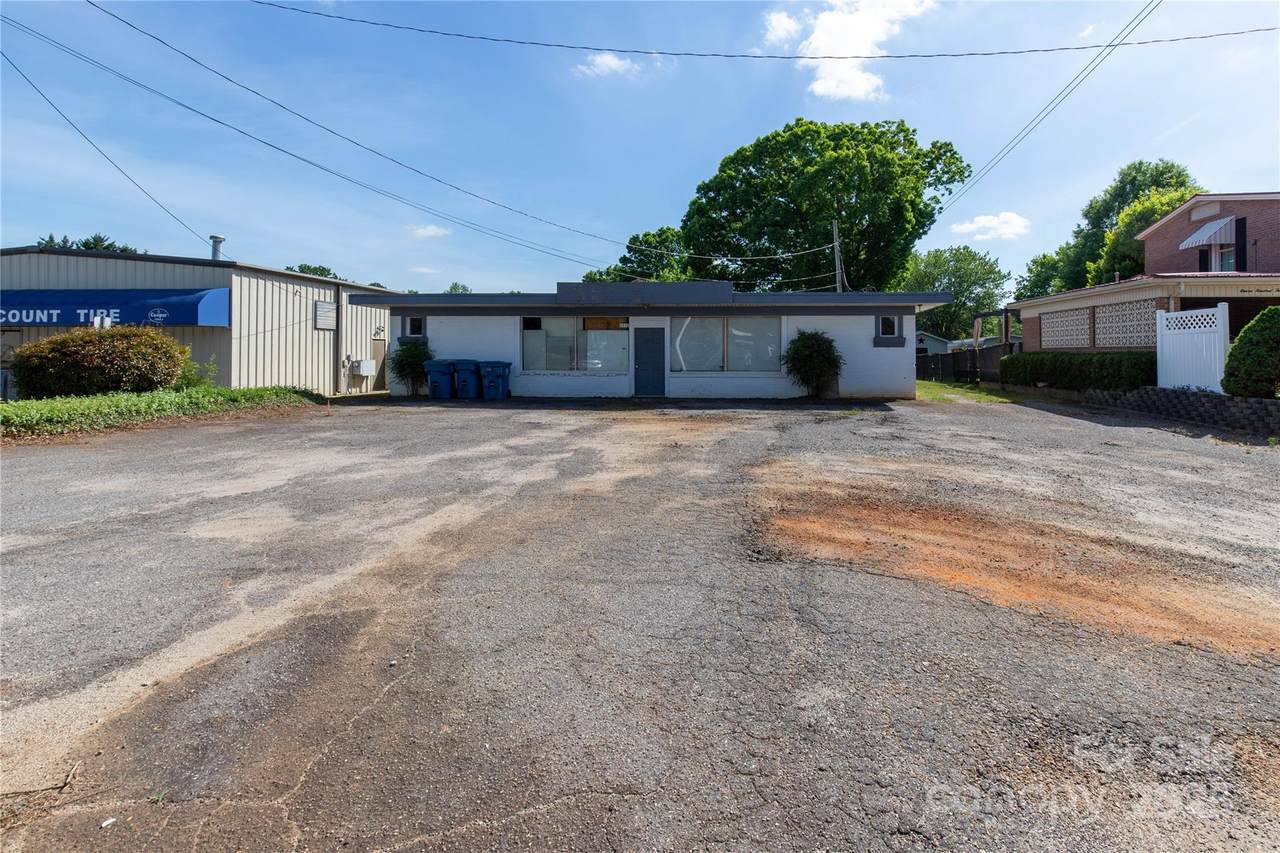 1112 Main Street - Photo 1