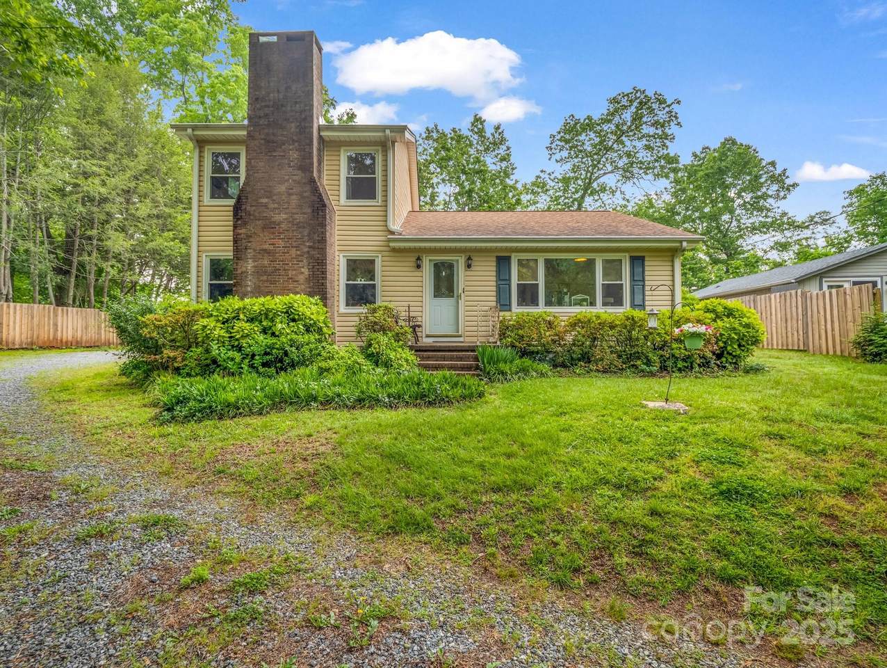 125 Snug Harbor Circle - Photo 1