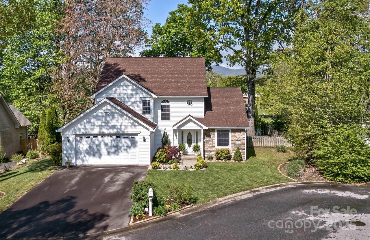 301 Theron Court - Photo 1
