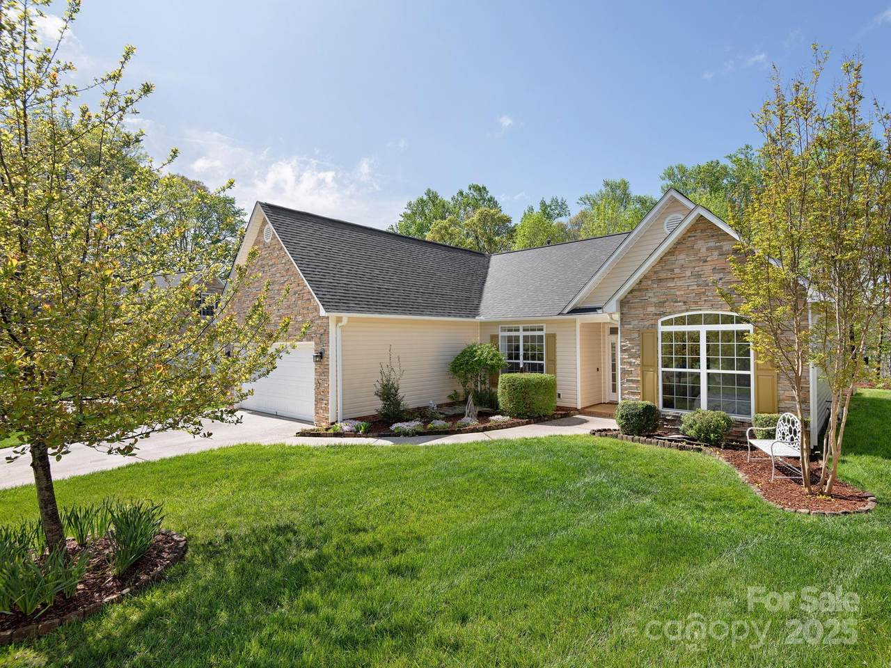 17 Hollow Crest Way - Photo 1