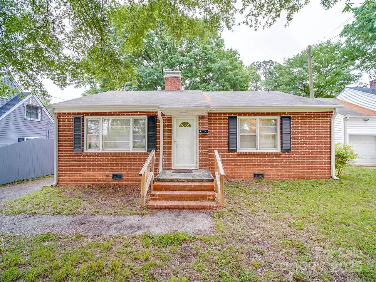 204 Oakdale Street - Photo 1