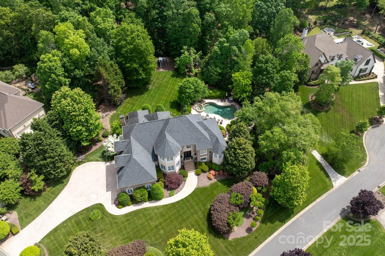 1001 Medinah Court - Photo 1