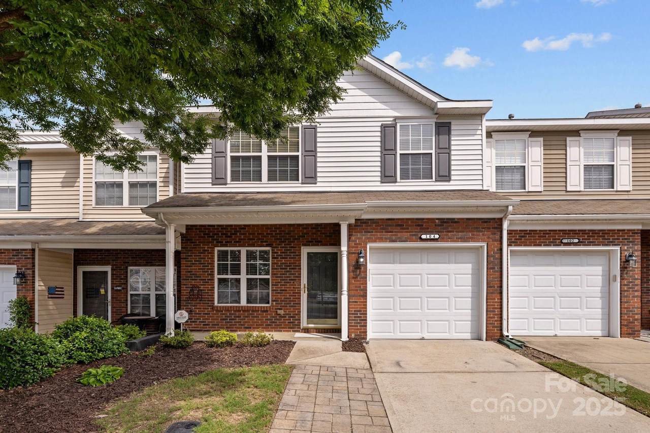104 Clydesdale Court - Photo 1