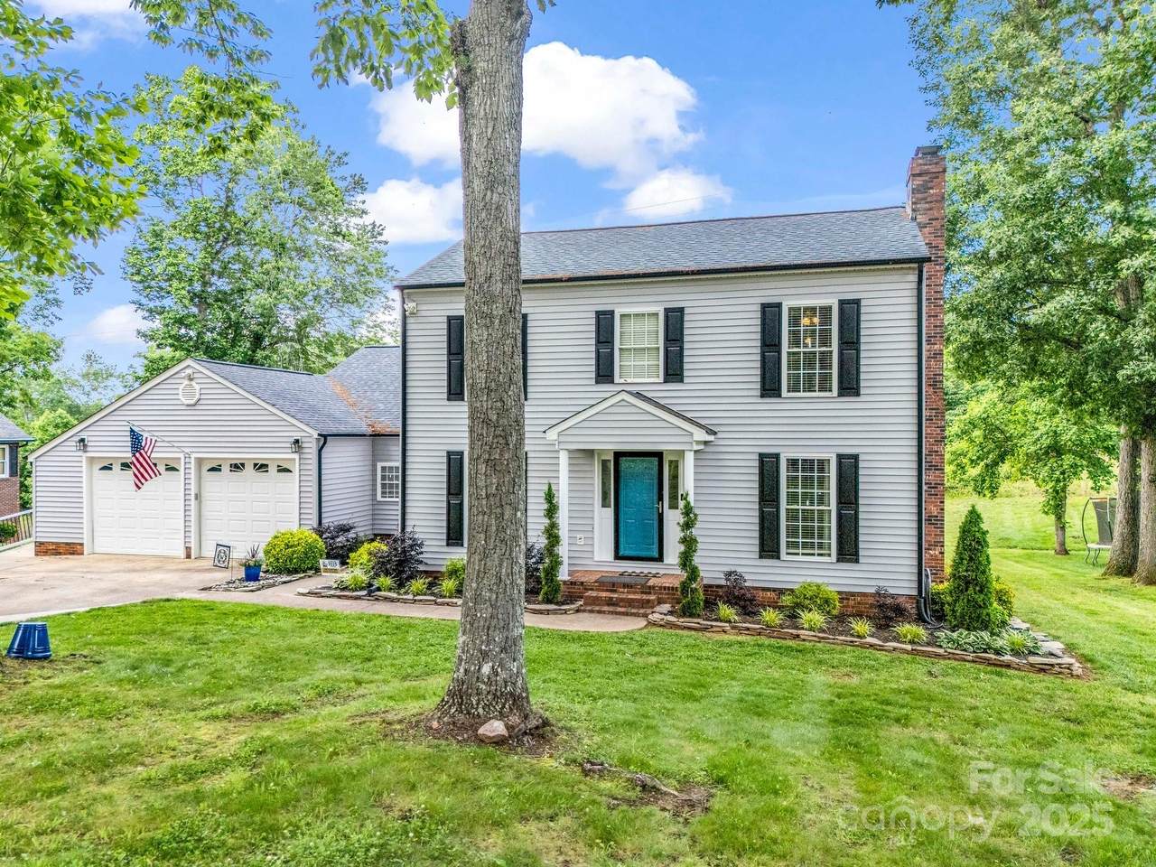 208 Wellington Drive - Photo 1