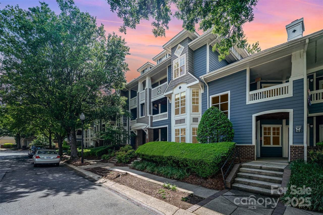 2210 Sumner Green Avenue - Photo 1