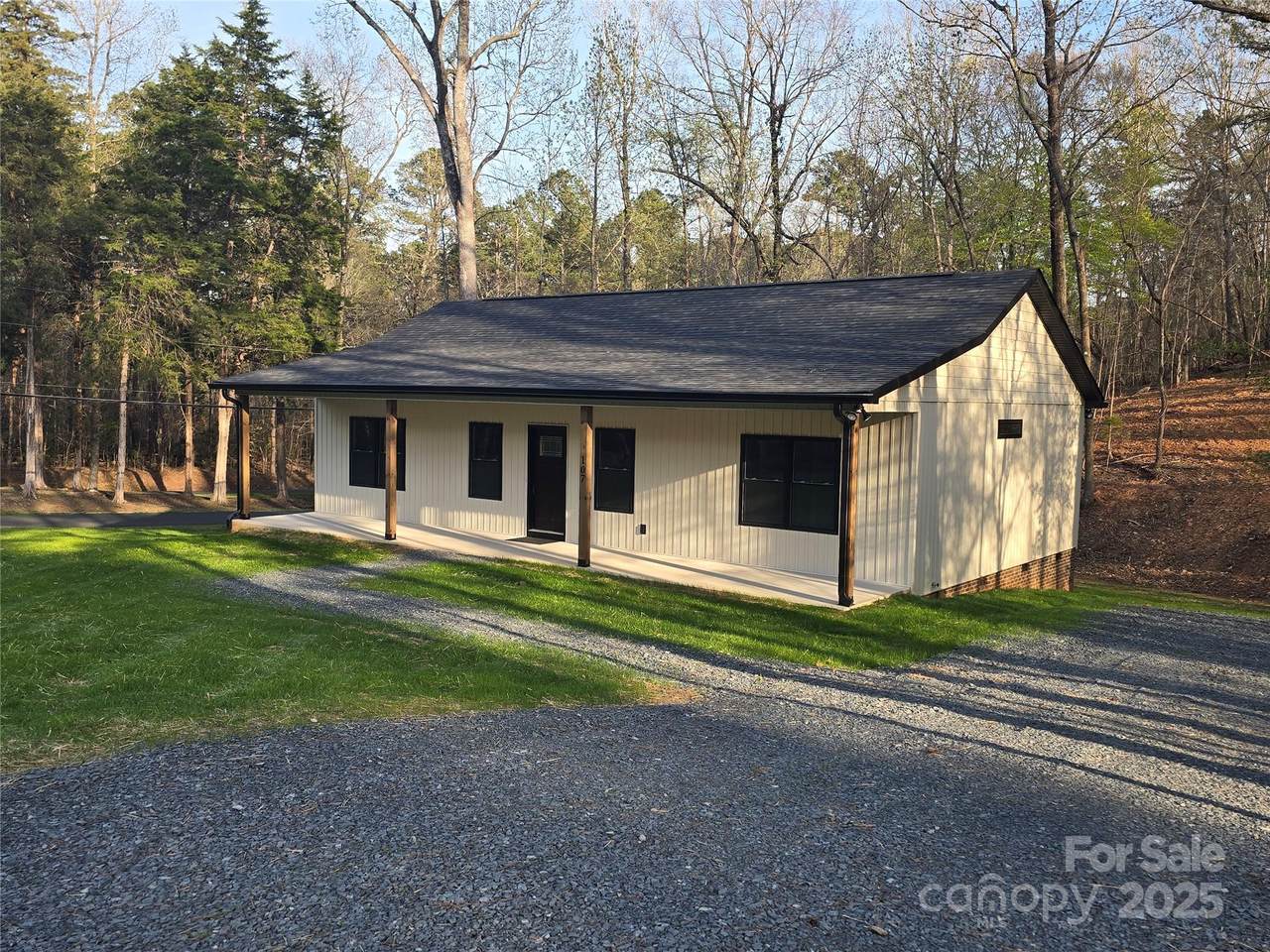 107 Skyland Drive - Photo 1