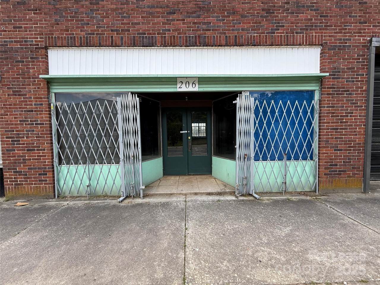 206 Main Street - Photo 1