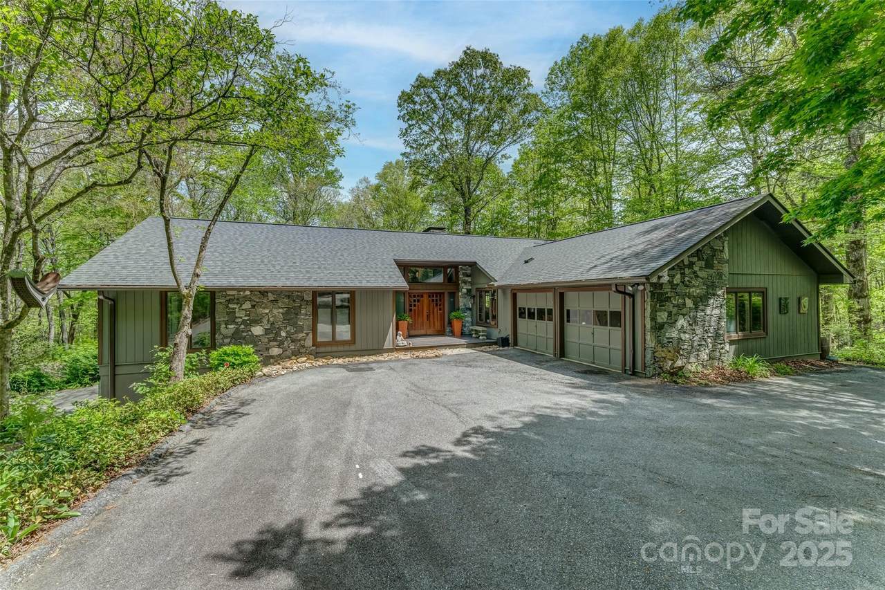 207 Kingfisher Road - Photo 1