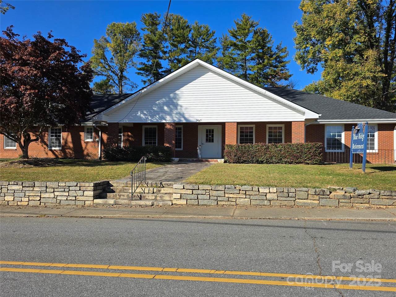 913 9th Avenue - Photo 1