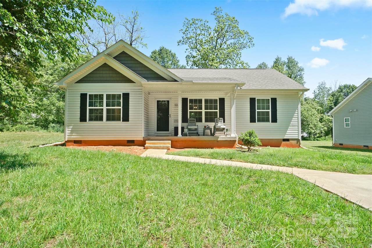 1013 Old Charlotte Road - Photo 1