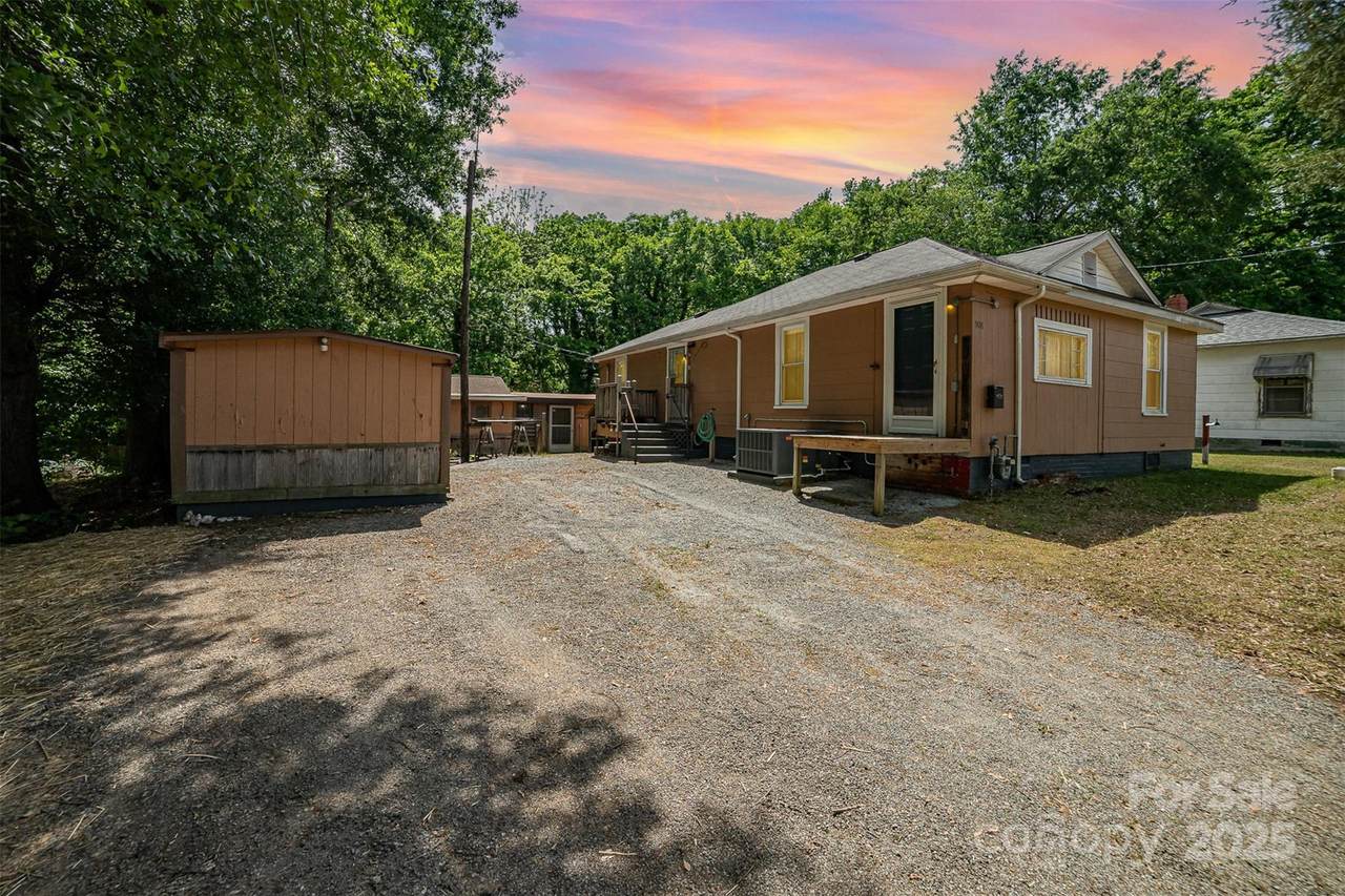 908 Taylor Street - Photo 1