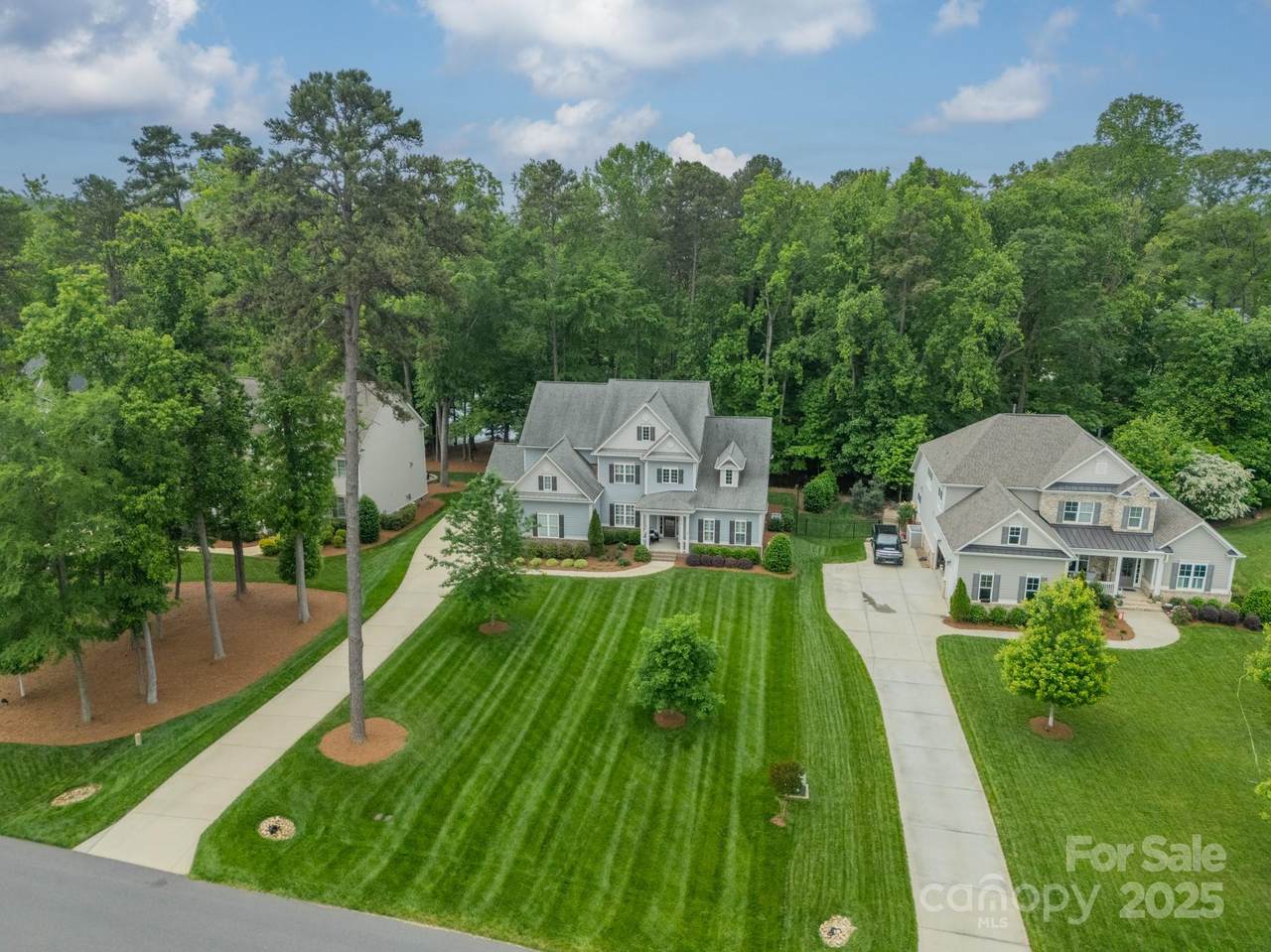 212 Seven Oaks Landing - Photo 1