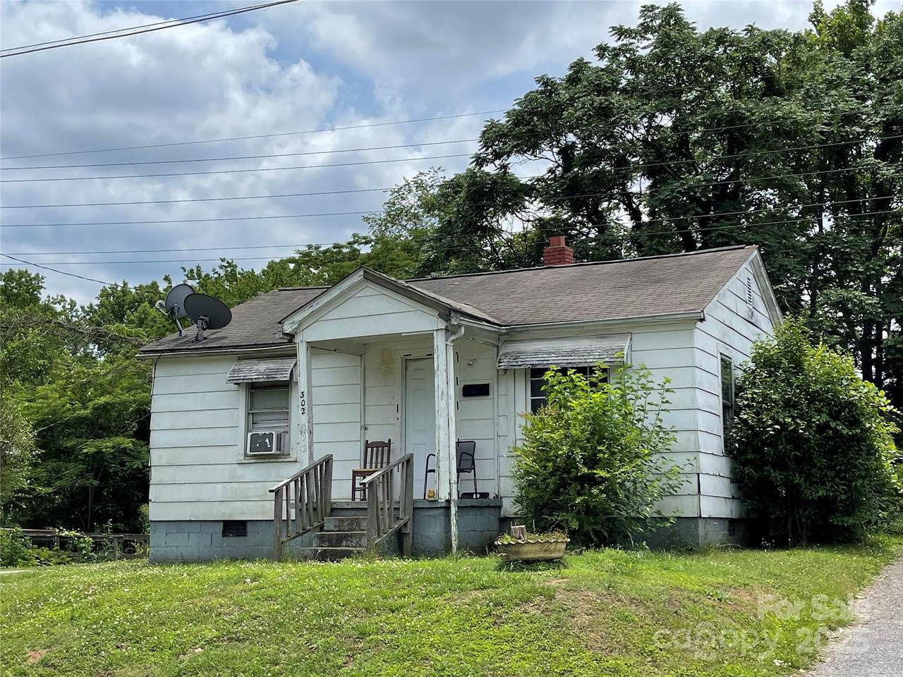 302 Melrose Drive - Photo 1