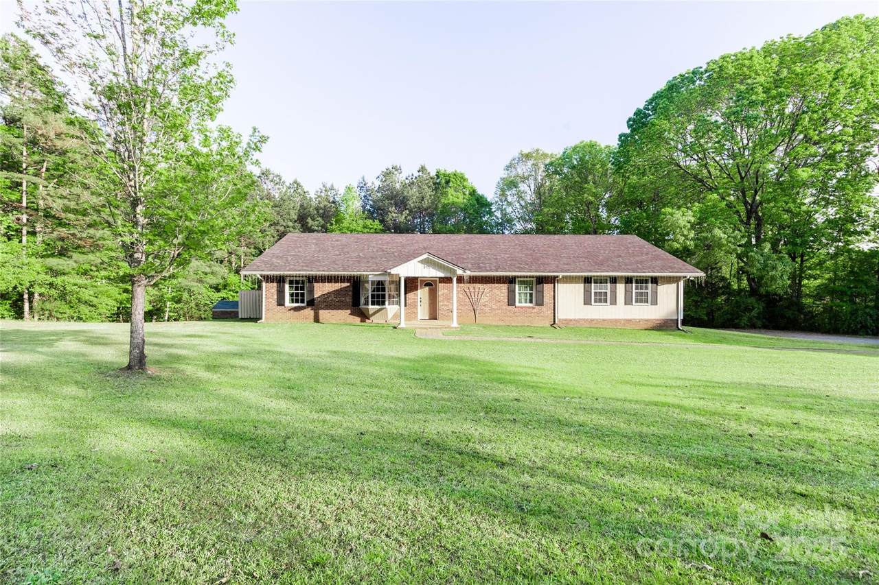 856 Skyline Drive - Photo 1