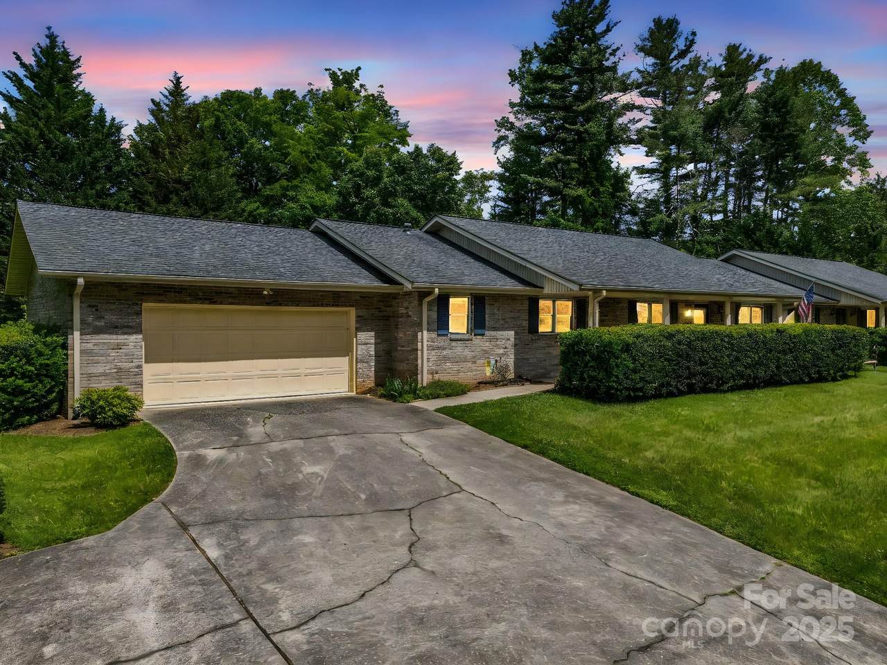 209 Daniel Drive - Photo 1