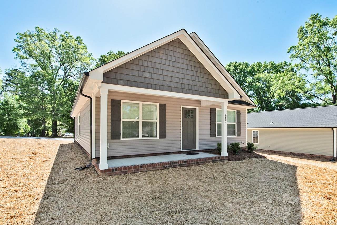 2506 Glendale Avenue - Photo 1