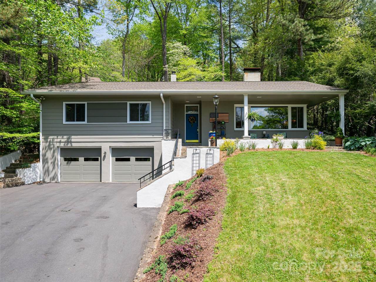 165 Country Club Drive - Photo 1