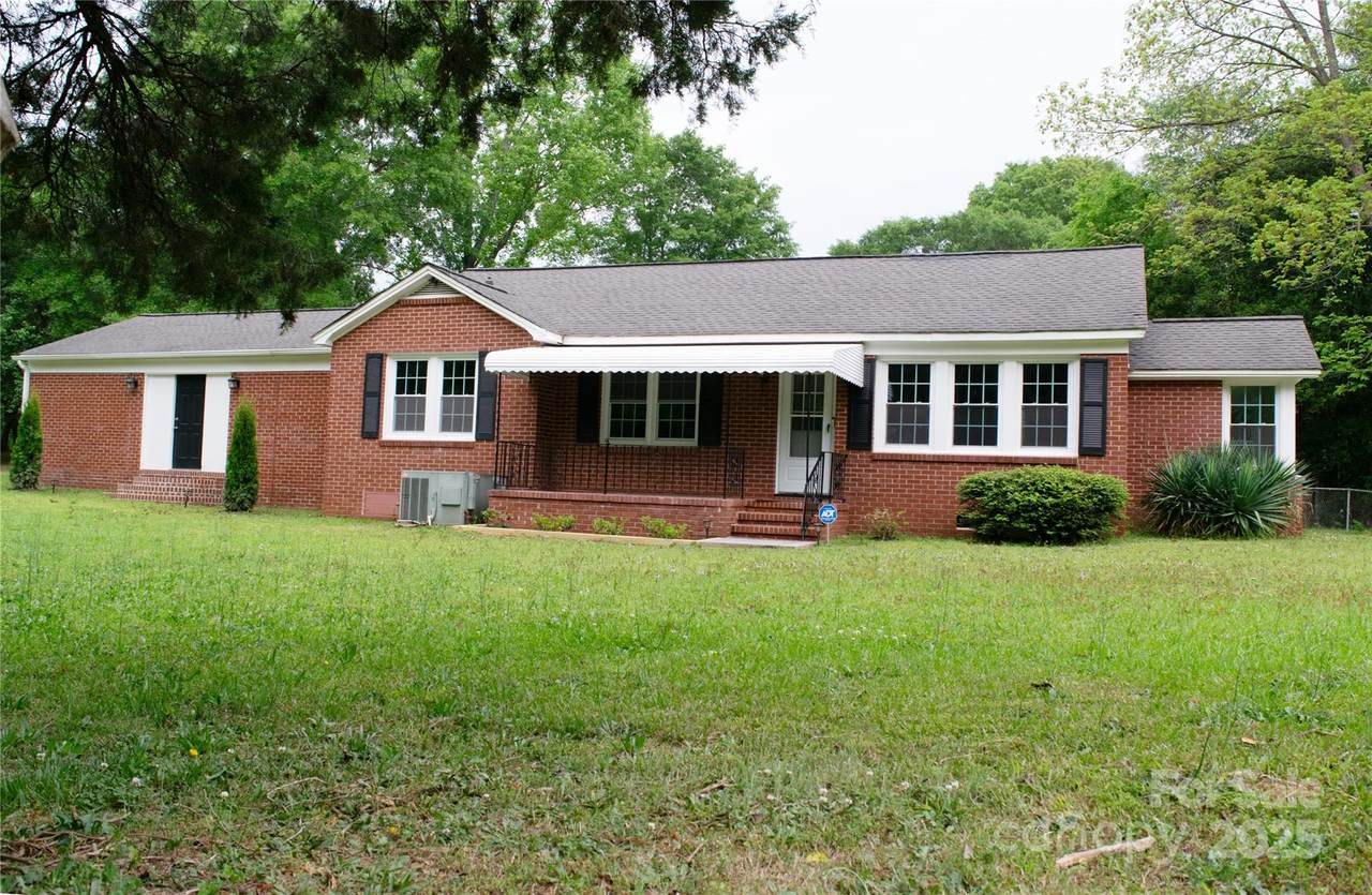 925 Grace Avenue - Photo 1