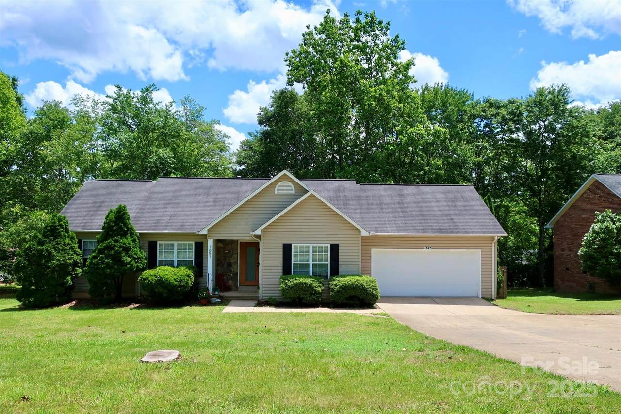 1657 6th Street - Photo 1