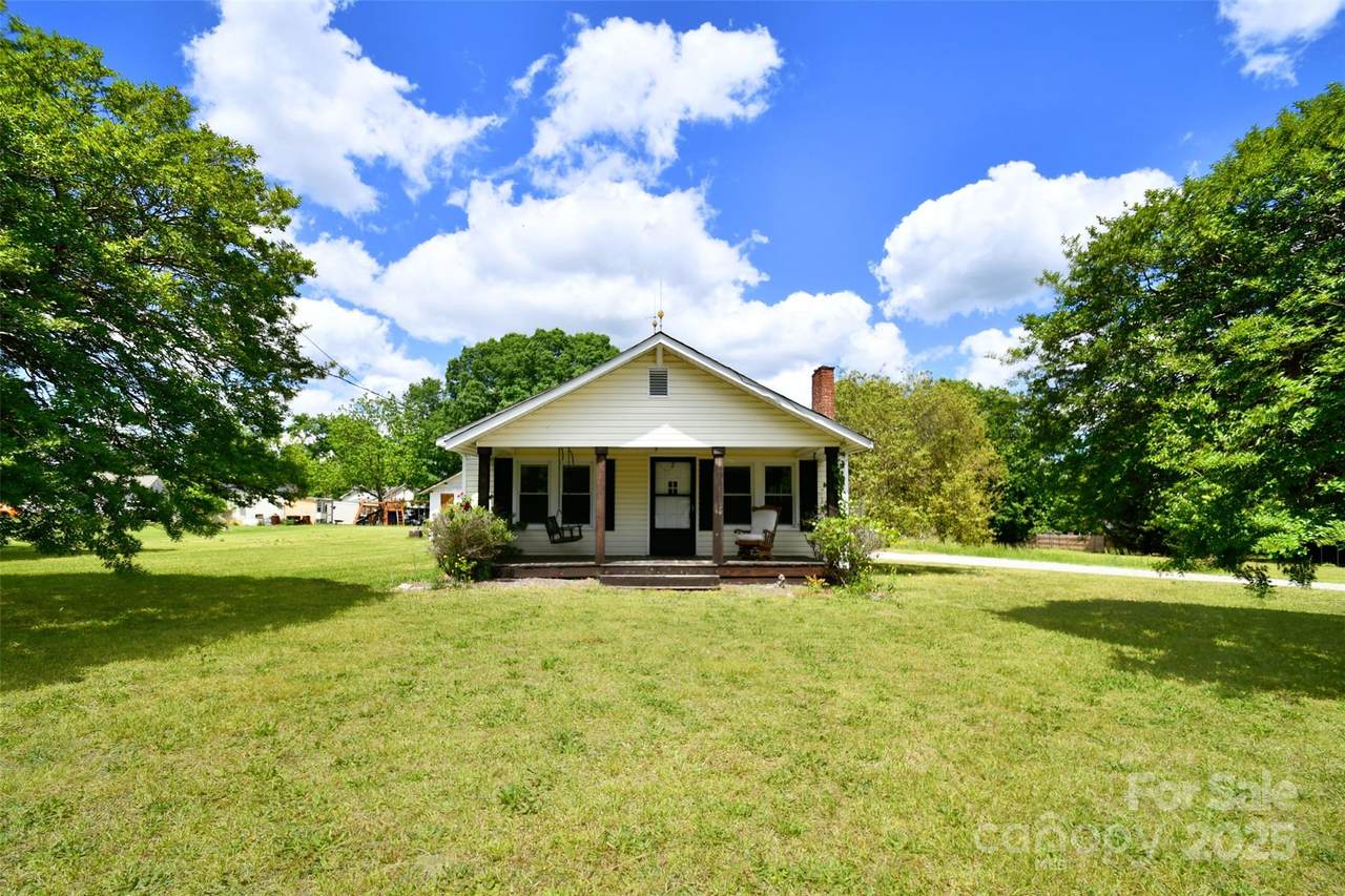 2306 C Street - Photo 1