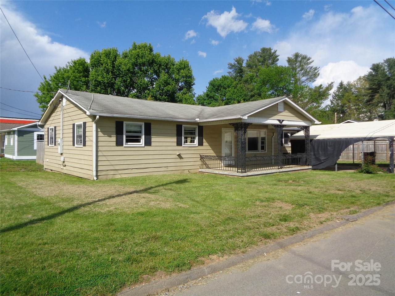 252 Rogers Street - Photo 1