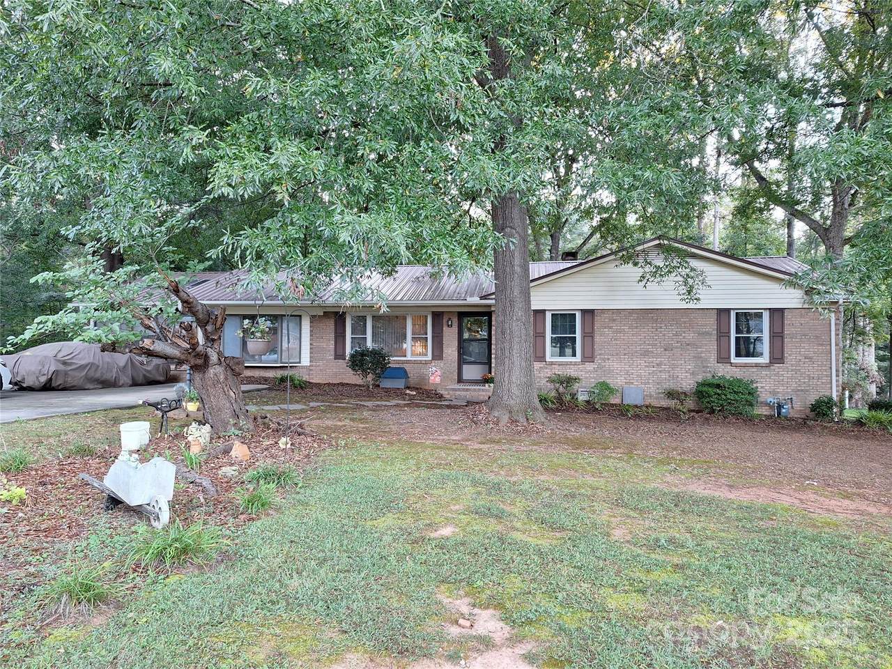 213 Del Vista Drive - Photo 1