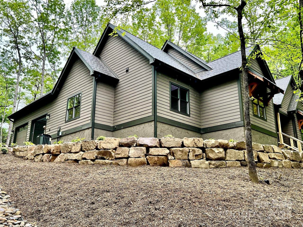 435 Soquili Drive - Photo 1