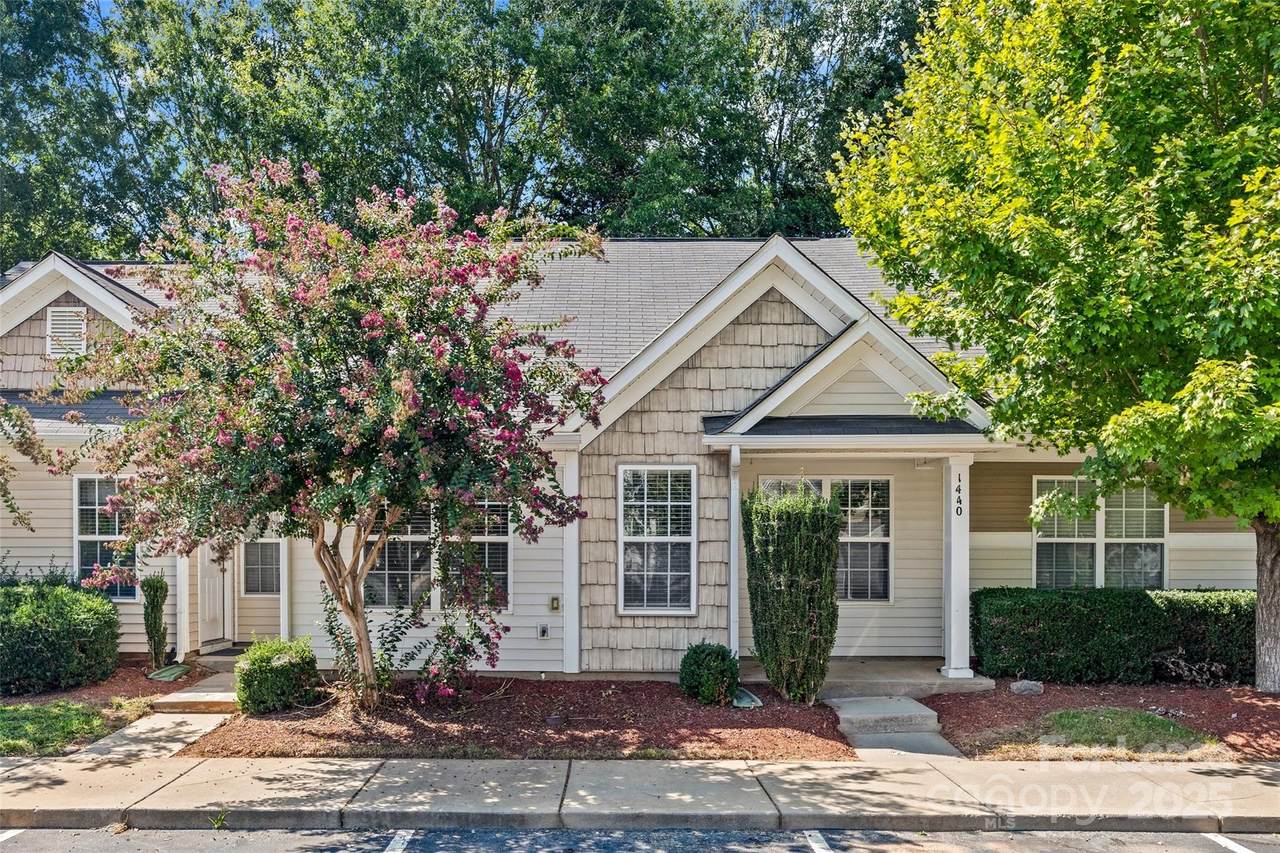 1440 Harpers Inlet Drive - Photo 1