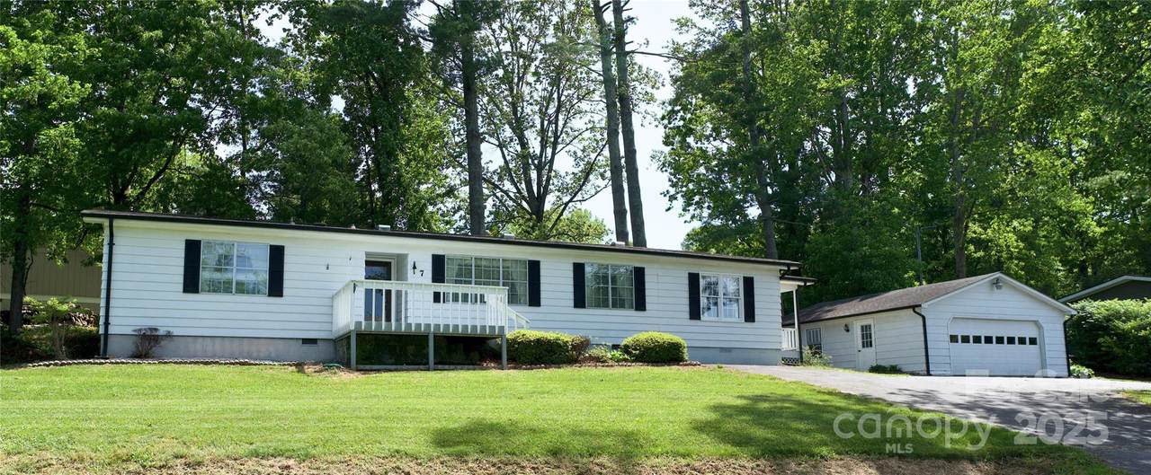 7 Lakewood Road - Photo 1