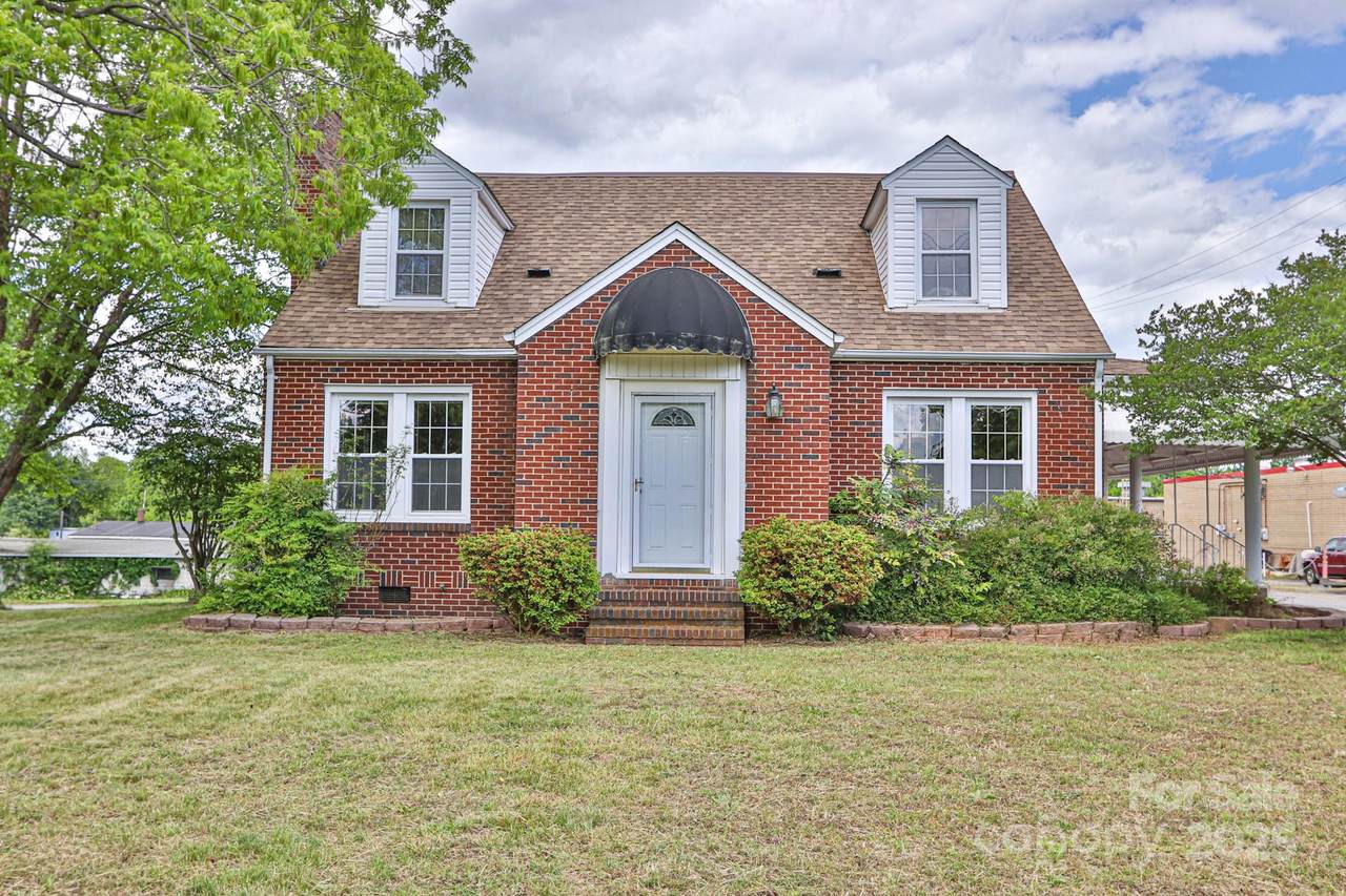 2036 1st Avenue - Photo 1