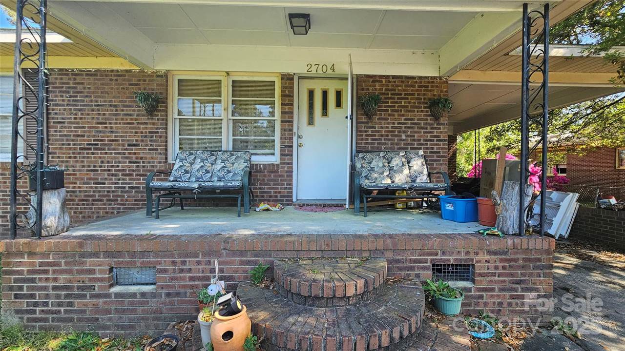 2704 Chambers Street - Photo 1