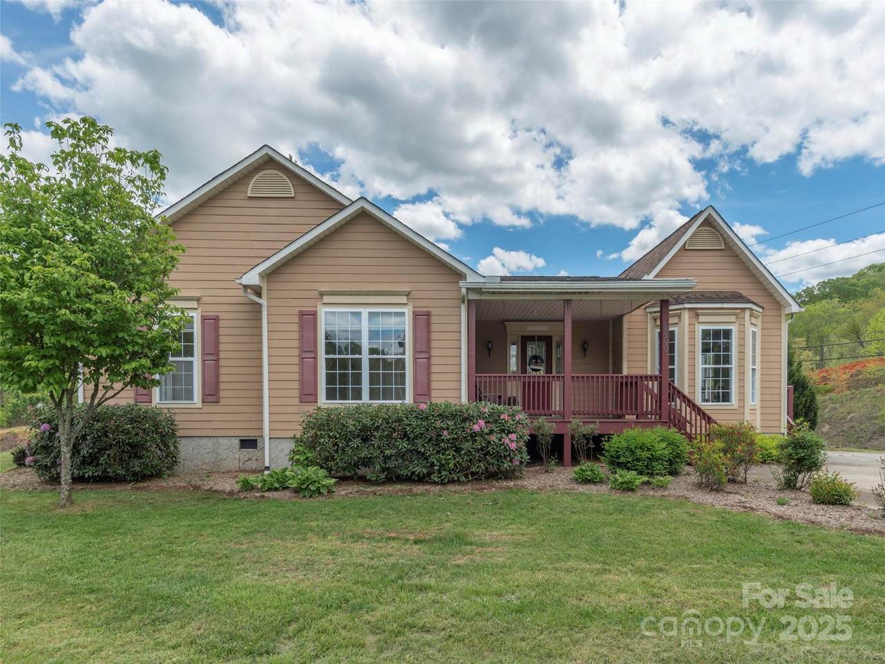 2600 Crabtree Road - Photo 1