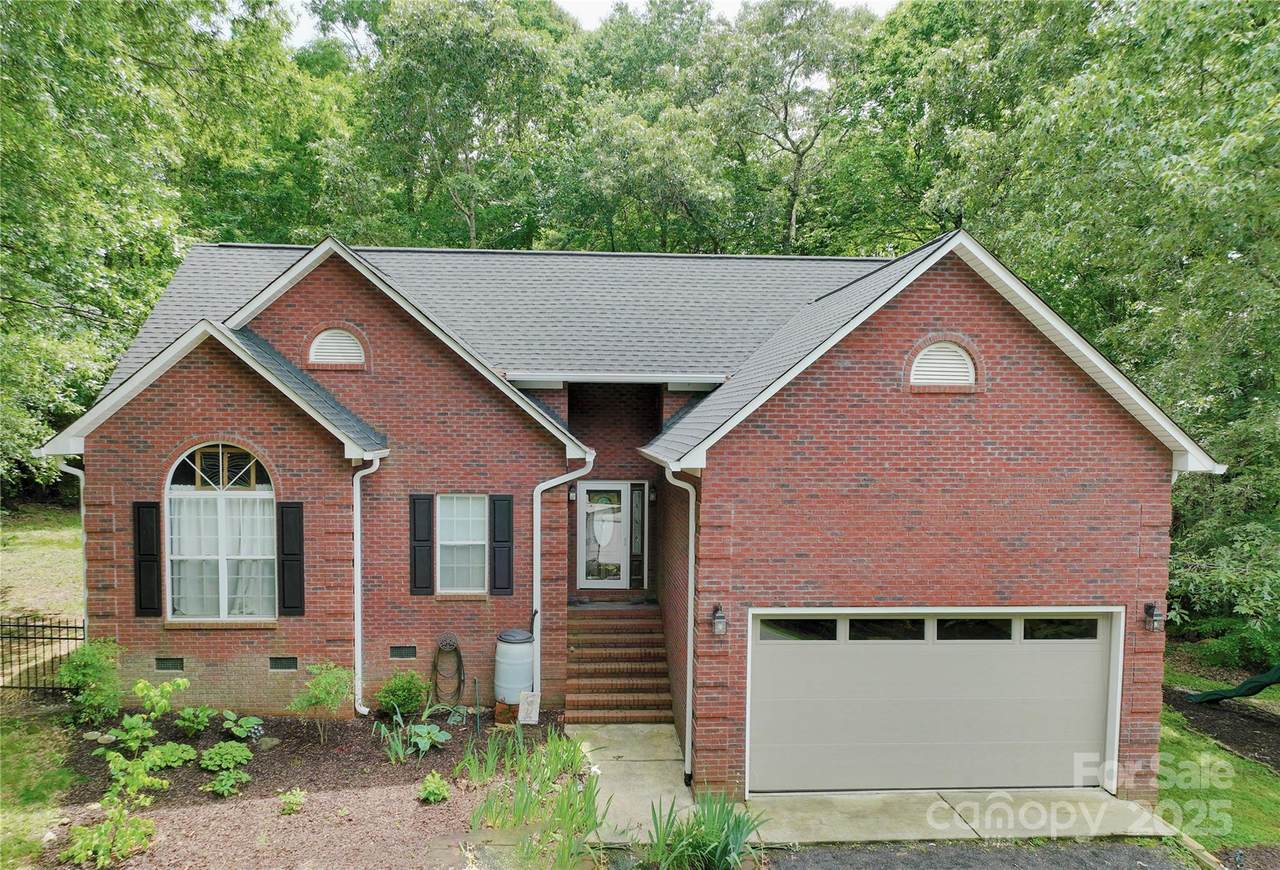 7328 Providence Road - Photo 1